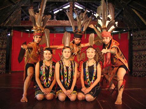 Sabah & Sarawak Costumes : MURUT TRADITIONAL COSTUMES