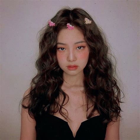 jennie kim blackpink icon edit curly hair twitter in 2022 | Hair styles ...