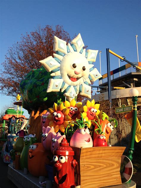 Sesame place Christmas parade | Christmas wonderland, Christmas parade ...