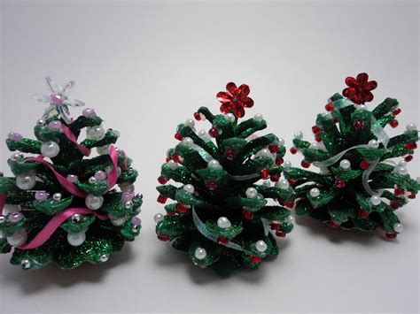 Lola's Mini Homes: How to Make Dollhouse Christmas Trees & Wreath