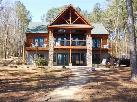 Lake Gaston House Rentals & Vacation Rentals from $104 | HomeToGo