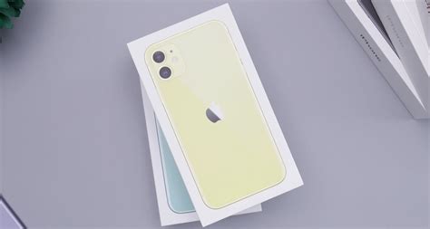 Yellow iPhone 11 Unboxing & First Impressions! | Yellow iphone, Iphone 11, Iphone