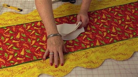 CGRCRCL - Scalloped border with Laura Ann Coia of Sew Very Easy ...