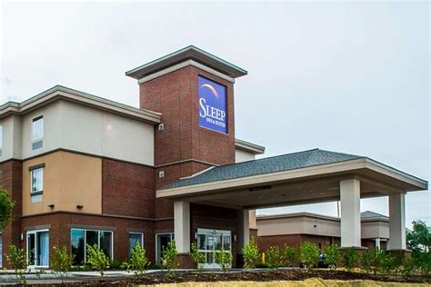 syracuse airport hotel shuttle - Cari Croteau