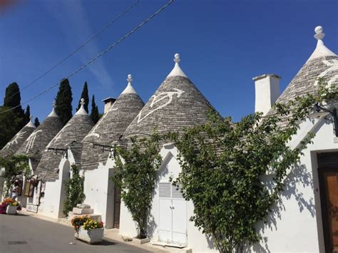 Alberobello: finding fairyland in southern Italy - Travellingpantaloni