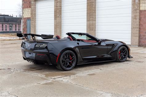 Striking Corvette C7 ZR1 Convertible Is Bad to the Bone and Armed to the Teeth - autoevolution