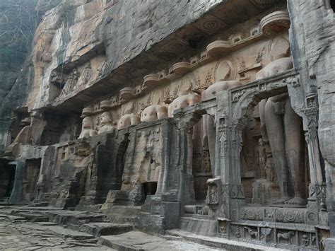 Jain Tirthankar statues | 森, 宗教