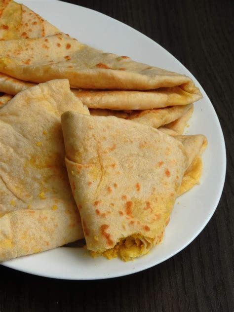 Priya's Versatile Recipes: Dhalpuri Roti/Trinidadian Dal Stuffed Flatbread