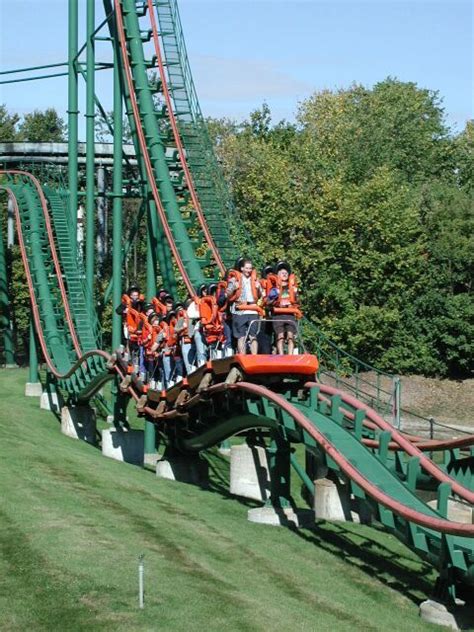 Canada's Wonderland Roller Coasters / Bat Canada S Wonderland Captain ...