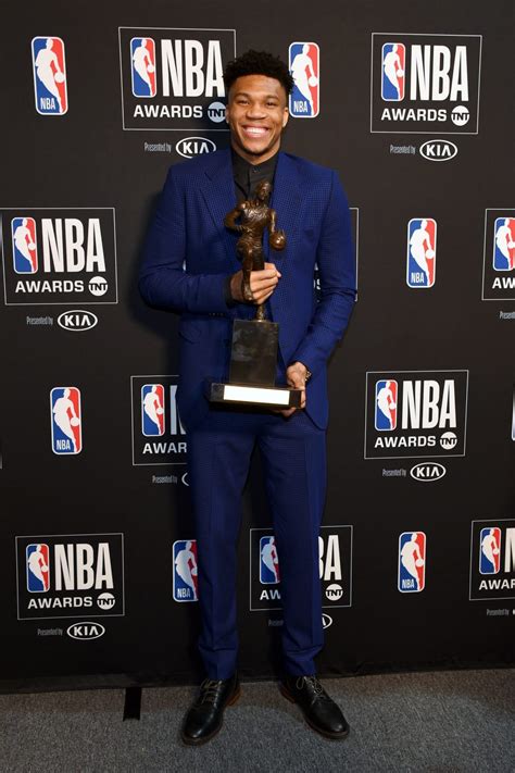 39+ Giannis Antetokounmpo Mvp Suit Gif – All in Here