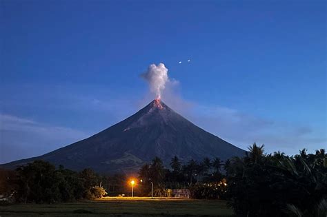 Phivolcs keeps Mayon under alert level 3 as rumblings seen ‘to take a ...