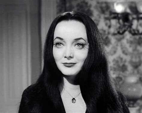 19 TV Gals Whose Makeup Bags We'd Totally Steal | NYLON MAGAZINE | Carolyn jones, Morticia ...