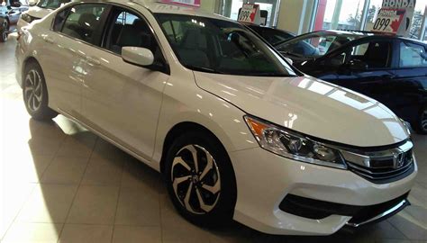 Save $3500 on 2017 Accord LX - Dow Honda