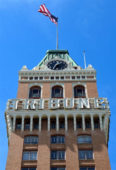 Tribune Tower in Oakland, California - Encircle Photos