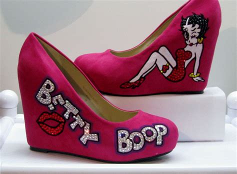 CUSTOM BETTY BOOP ...all Sizes. $150.00, via Etsy. | Betty boop purses, Walking in high heels, Boop