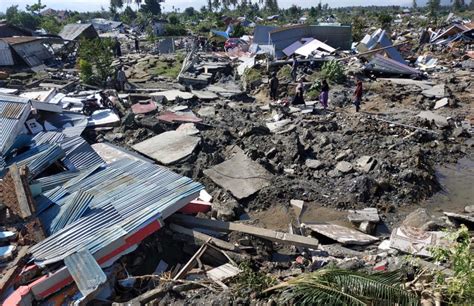 Quake-triggered mudflow flattens Palu villages, thousands feared dead ...