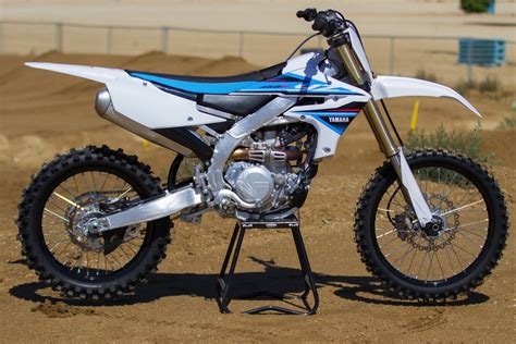 Review of Yamaha YZ450F 2019: pictures, live photos & description ...