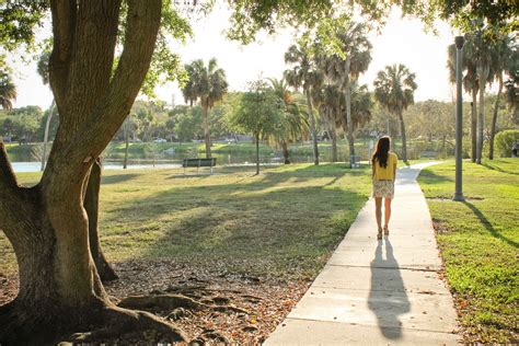 Interesting Green: Step into it - Brisk-walk your way to better fitness this new year