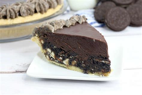 The Best Oreo Cookie Pie - Hispana Global