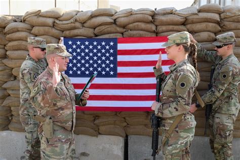 DVIDS - Images - Ohio National Guard Soldier renews oath of enlistment [Image 1 of 3]