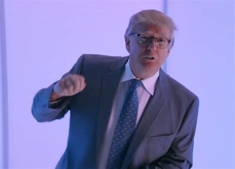 Donald Trump Dances to Drake's "Hotline Bling" on 'SNL' | Exclaim!