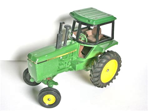 Vintage John Deere Tractor ERTL Die Cast Metal Row-Crop