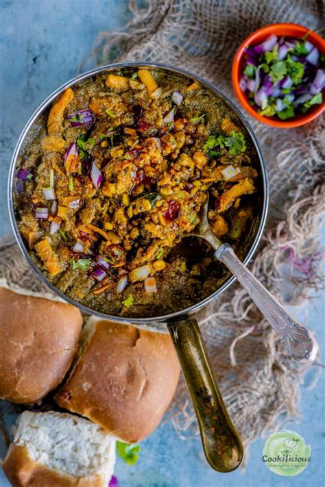 Misal Pav Recipe – Cookilicious