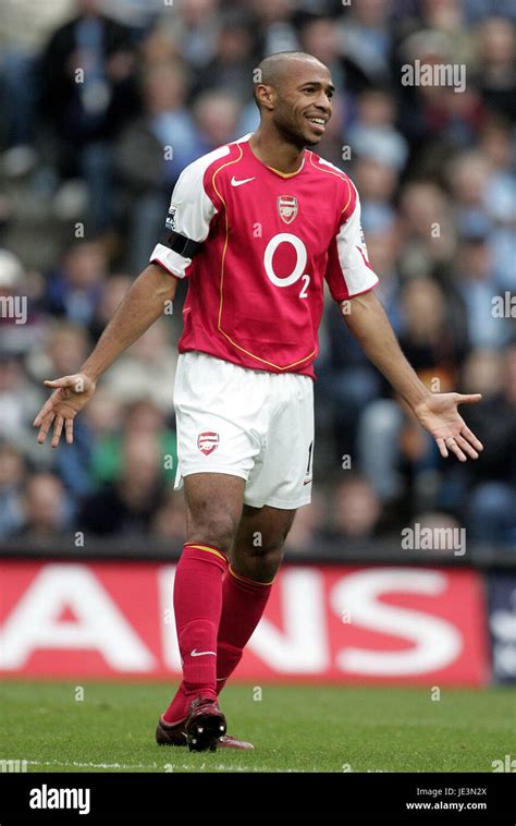 THIERRY HENRY ARSENAL FC CITY OF MANCHESTER STADIUM MANCHESTER 25 ...