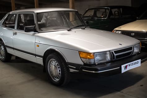 The Saab 900 Classic - Simplicity at it's best - Wizard Sports ...