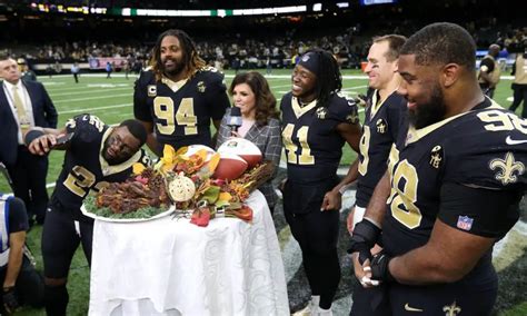 The Story Behind America’s NFL On Thanksgiving Day Football Tradition | SportsLingo