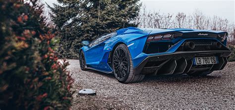 Lamborghini 2022 Aventador Blue