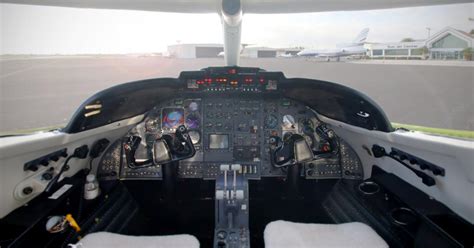 Circling Approach: Is It Your Best Option? | Aviation International News