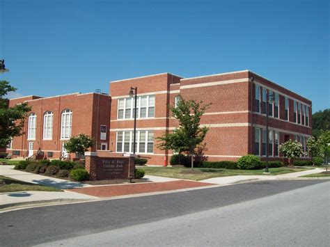 File:Bates High School Jul 09.JPG - Wikimedia Commons