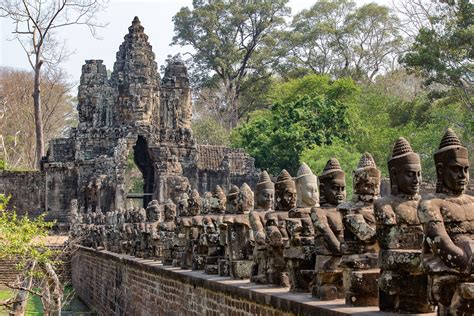 Bicycle tours in Cambodia to visit Angkor Wat