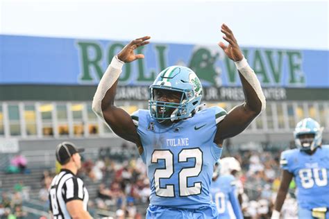 Tulane football dominates UMass in season opener • The Tulane Hullabaloo