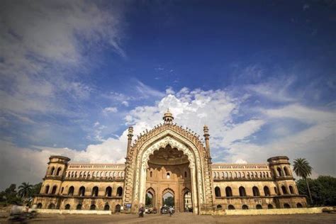 Lucknow Sightseeing With Monuments Entrances