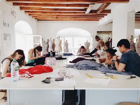 Guide To Choosing A Fashion Design School | Every Day Interests