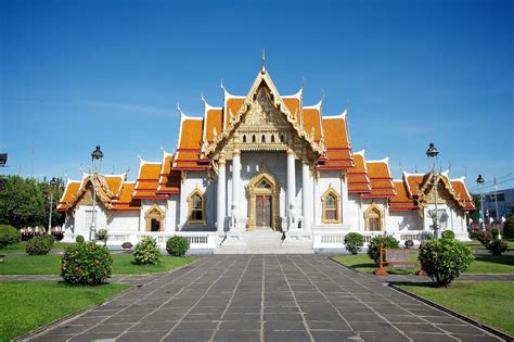 Sacred Places of Buddhism: Buddhist Temples in the World