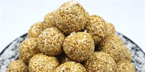 Til Gud Ladoo Recipe - Tasted Recipes