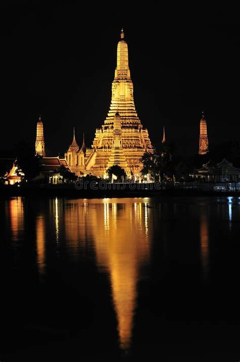 Bangkok, Wat Arun at night stock image. Image of destination - 5306373