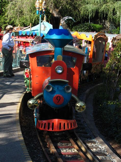 Casey Jr. Circus Train - a photo on Flickriver