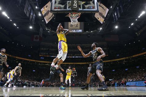 Photos: Lakers vs Raptors (3/18/22) Photo Gallery | NBA.com