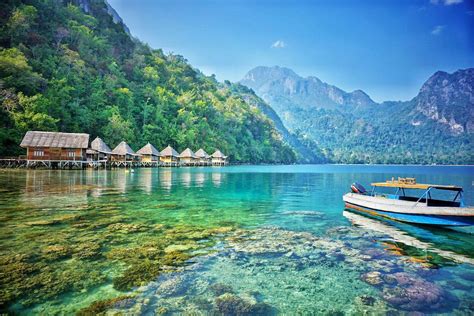 Pantai Ora, Seram Utara – Riello Rent Car