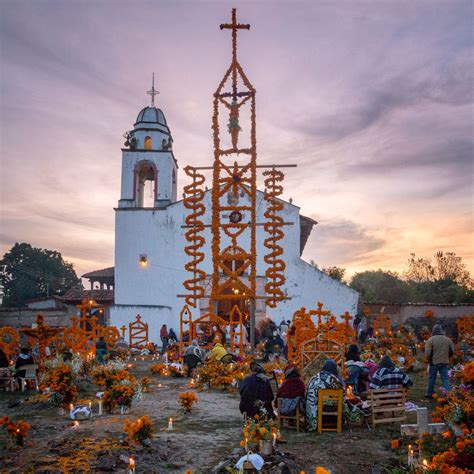 el dia de los muertos in Patzcuaro - LOUIS MONTROSE PHOTOGRAPHY