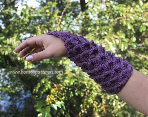 Crocodile Gauntlets – Bonita Patterns