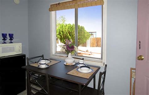 The Quail Room, a cozy room in Twentynine Palms