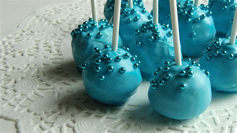 Baby blue cake pops :) | Blue cake pops, Blue cakes, Cake pops