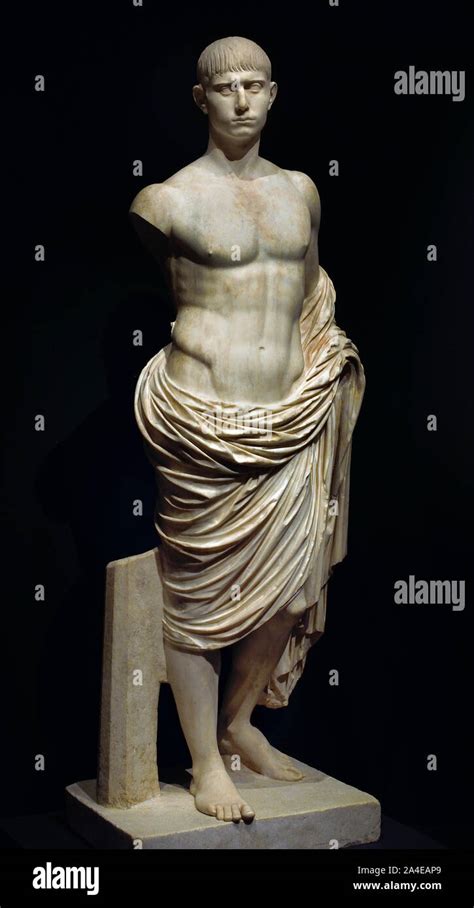 Statue of young man says brutus hi-res stock photography and images - Alamy