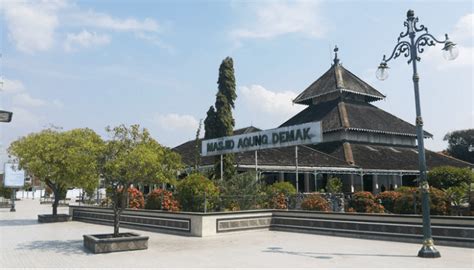 Sejarah Masjid Agung Demak Jawa Tengah - Kontraktor Kubah Masjid