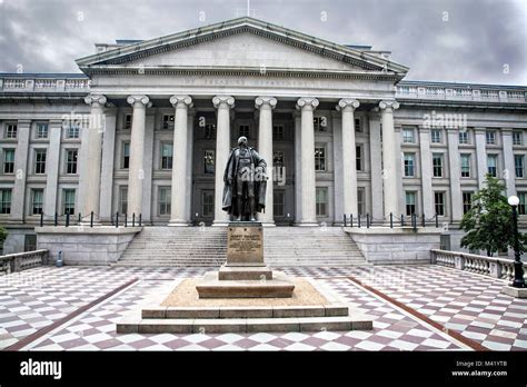 Treasury building washington dc hi-res stock photography and images - Alamy